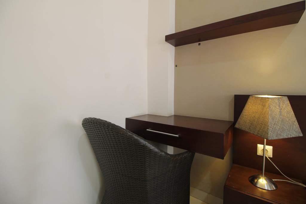 Reddoorz Plus Near Ambassador Mall Jakarta Exterior photo