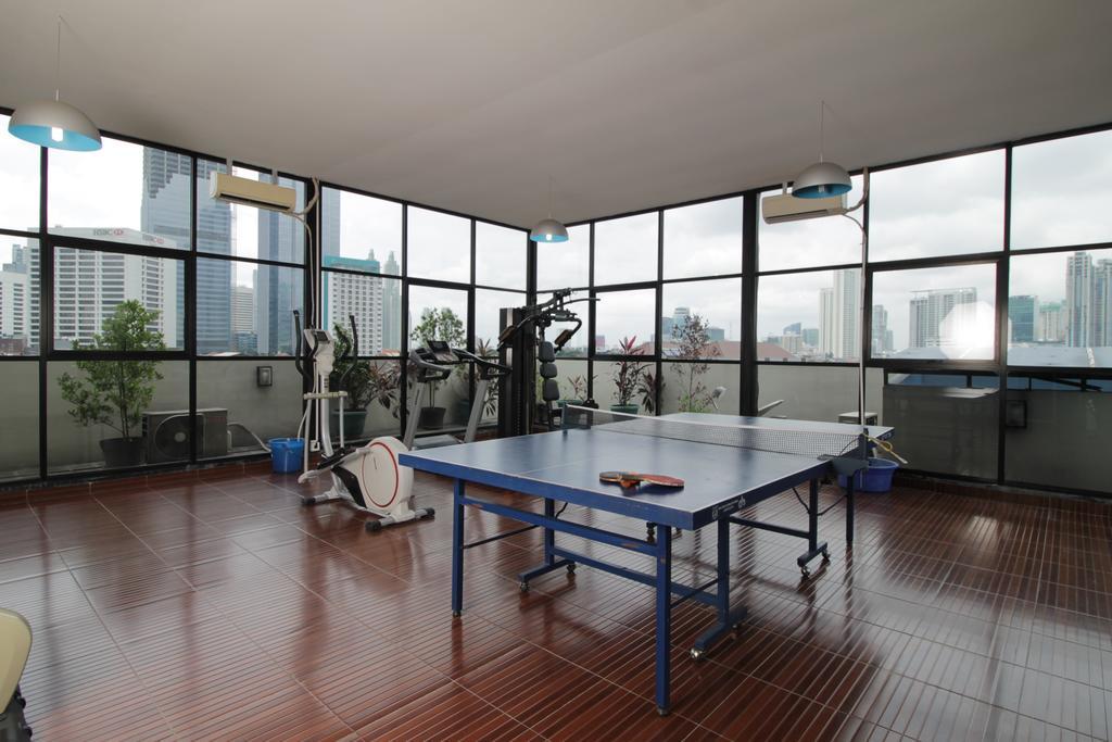 Reddoorz Plus Near Ambassador Mall Jakarta Exterior photo