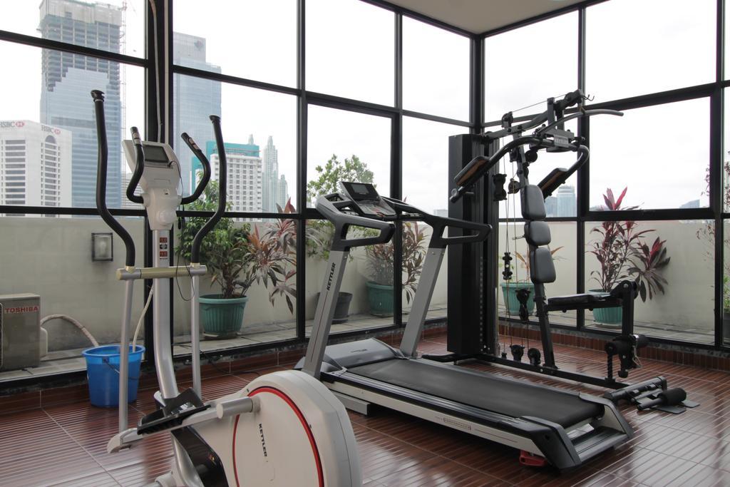 Reddoorz Plus Near Ambassador Mall Jakarta Exterior photo